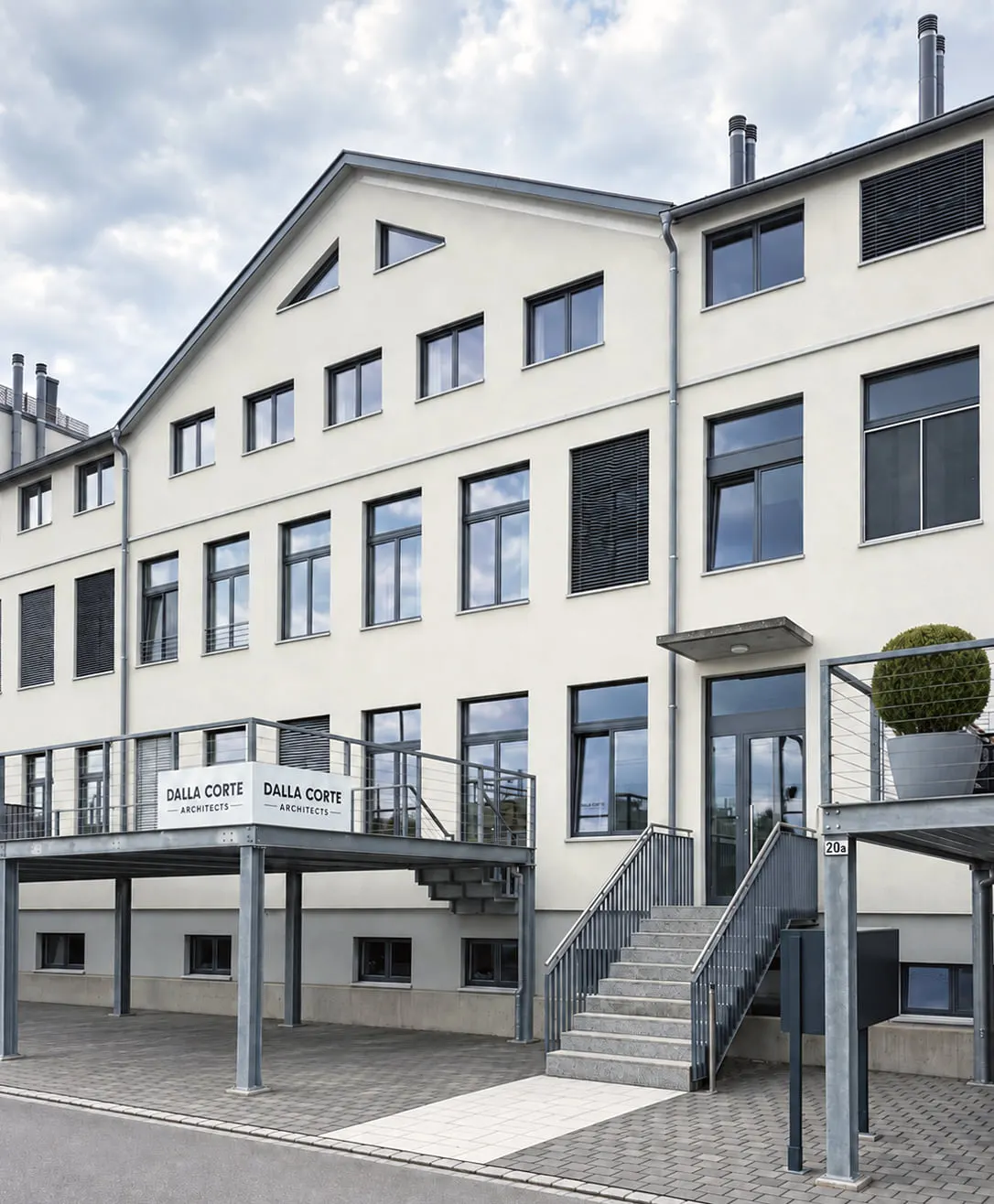 Eingang des Ateliers von Dalla Corte Architects in Ermatingen